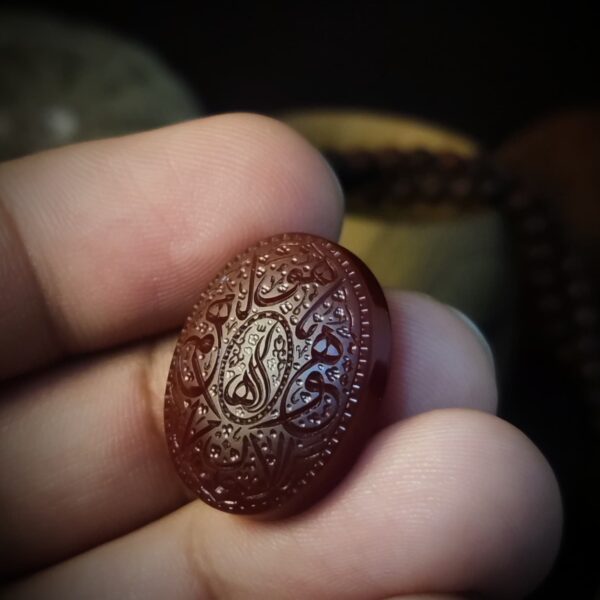 عقيق يمني فاخر بنقش